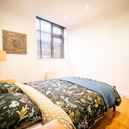 Stay With Serena Homes , One Bedroom Apartment パーリー エクステリア 写真