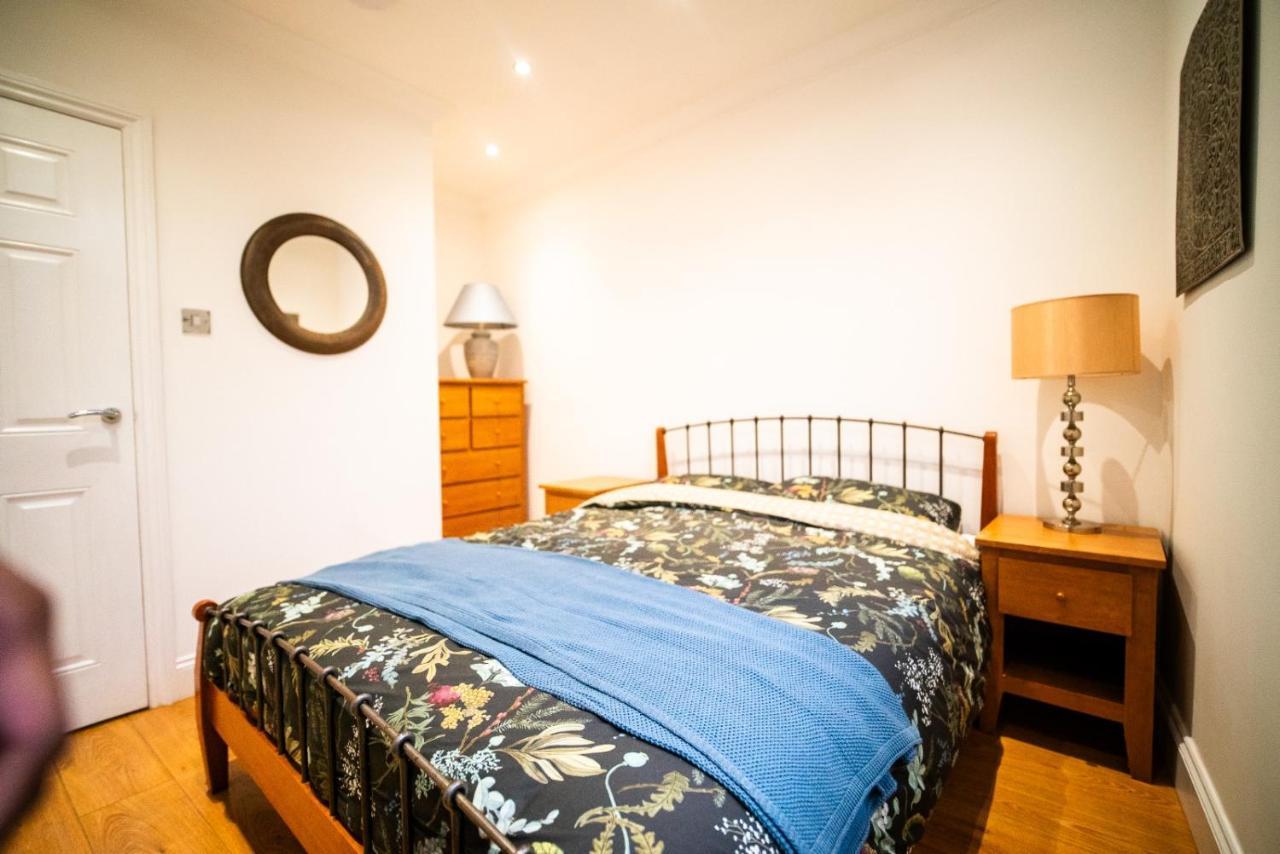 Stay With Serena Homes , One Bedroom Apartment パーリー エクステリア 写真