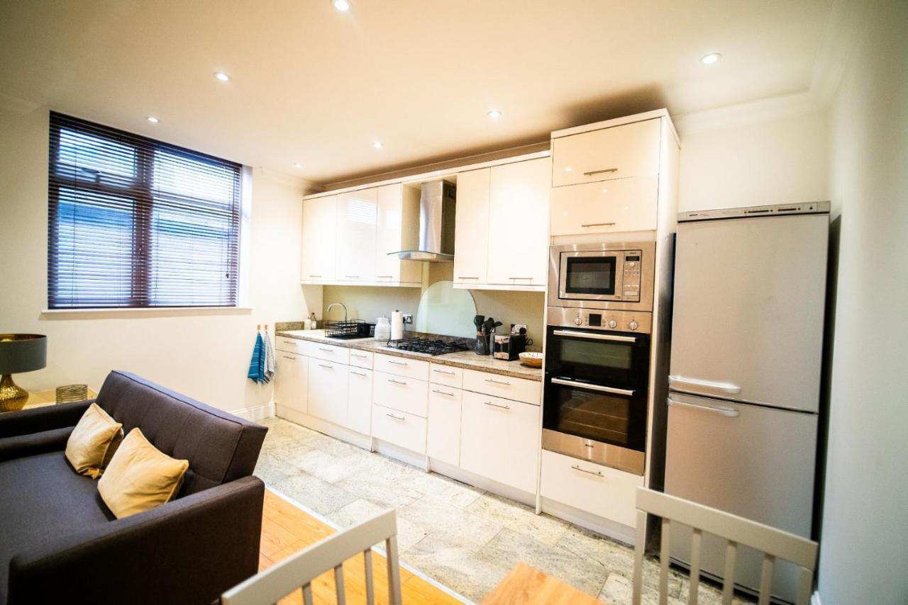 Stay With Serena Homes , One Bedroom Apartment パーリー エクステリア 写真