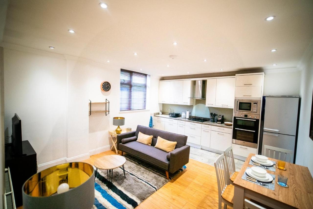 Stay With Serena Homes , One Bedroom Apartment パーリー エクステリア 写真
