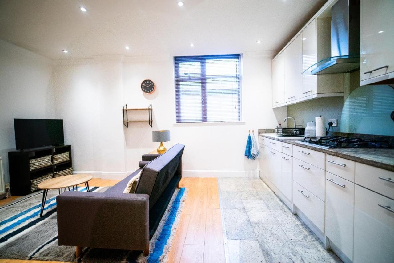 Stay With Serena Homes , One Bedroom Apartment パーリー エクステリア 写真